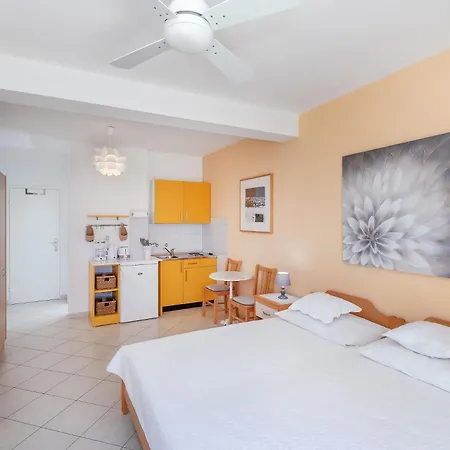 Apartment Mirela *