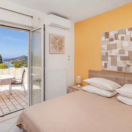 Mirela Apartamento *