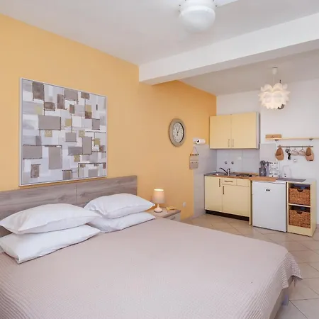 Apartment Mirela *
