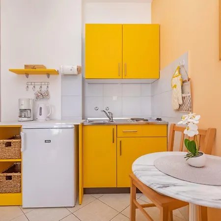 Apartment Mirela Mlini